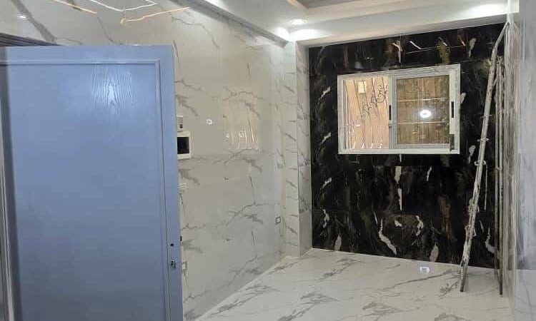 للبيع سويت غرفة ومنافع على اتوستراد حاميش